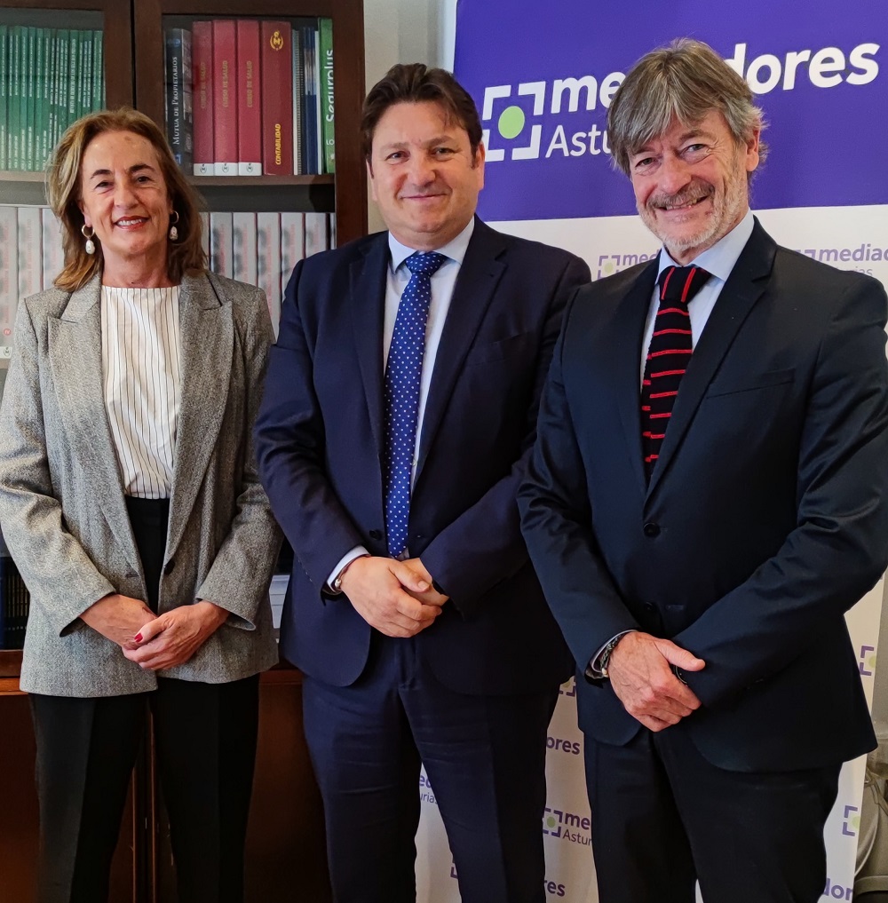 Marián Mediavilla (Preventiva Seguros), Reinerio Sarasúa (Mediadores Asturias) y León Palazuelos (Preventiva Seguros)